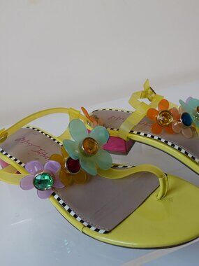 Betsey Johnson Alanni Heeled Sandal Yellow Multi Floral Beaded Size 8